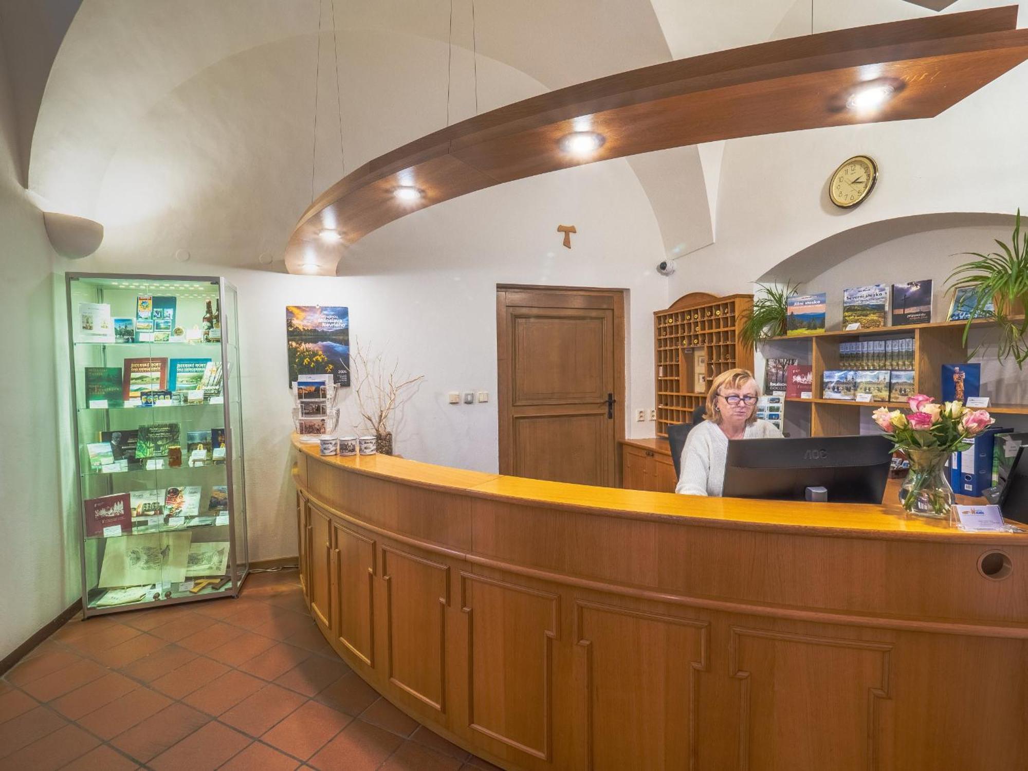 Klaster Hejnice - Vzdelavaci, Konferencni A Poutni Dum Экстерьер фото